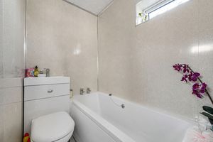 En Suite- click for photo gallery